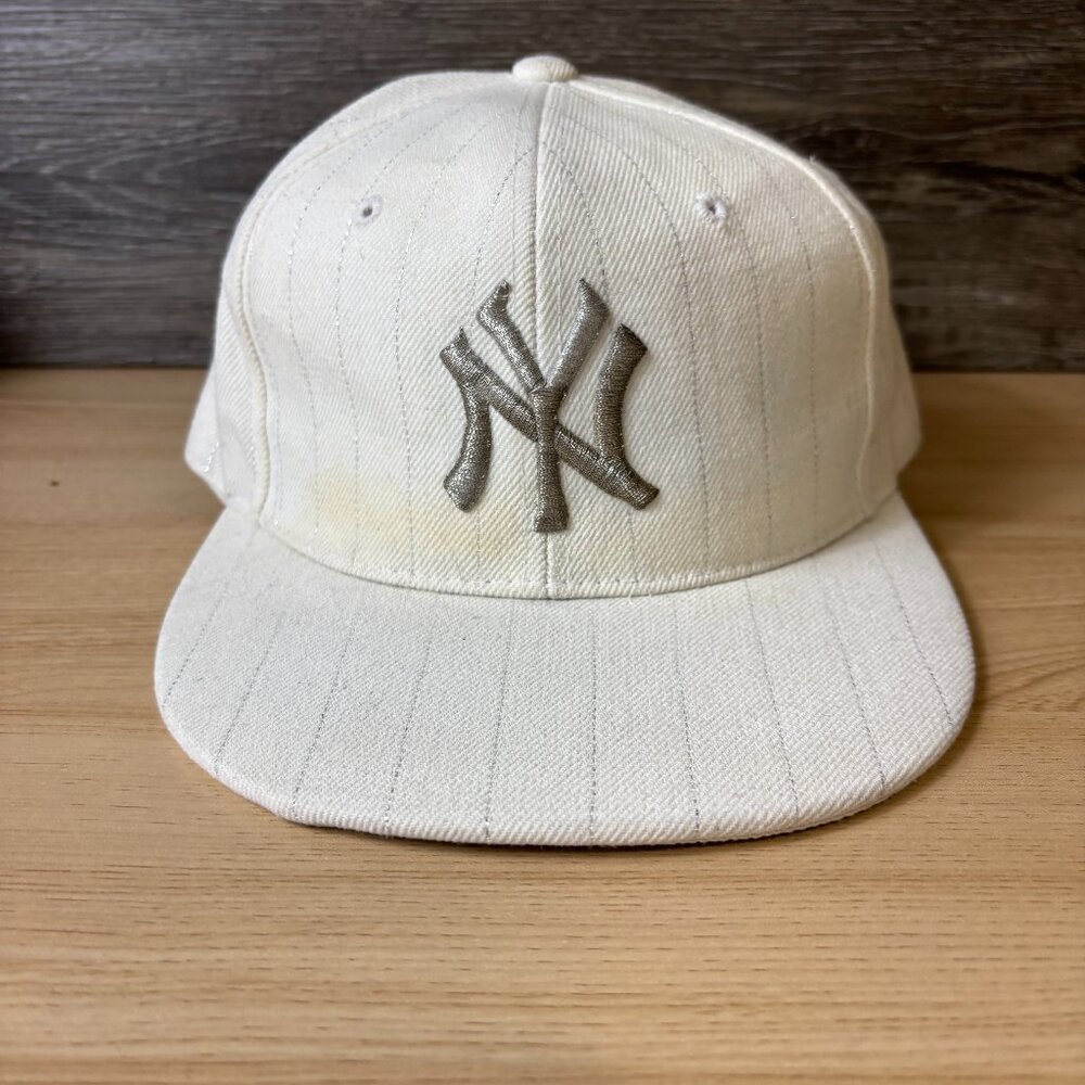 Vintage New York Yankees Hat Cap Fitted 7 1/2 White Gray Striped